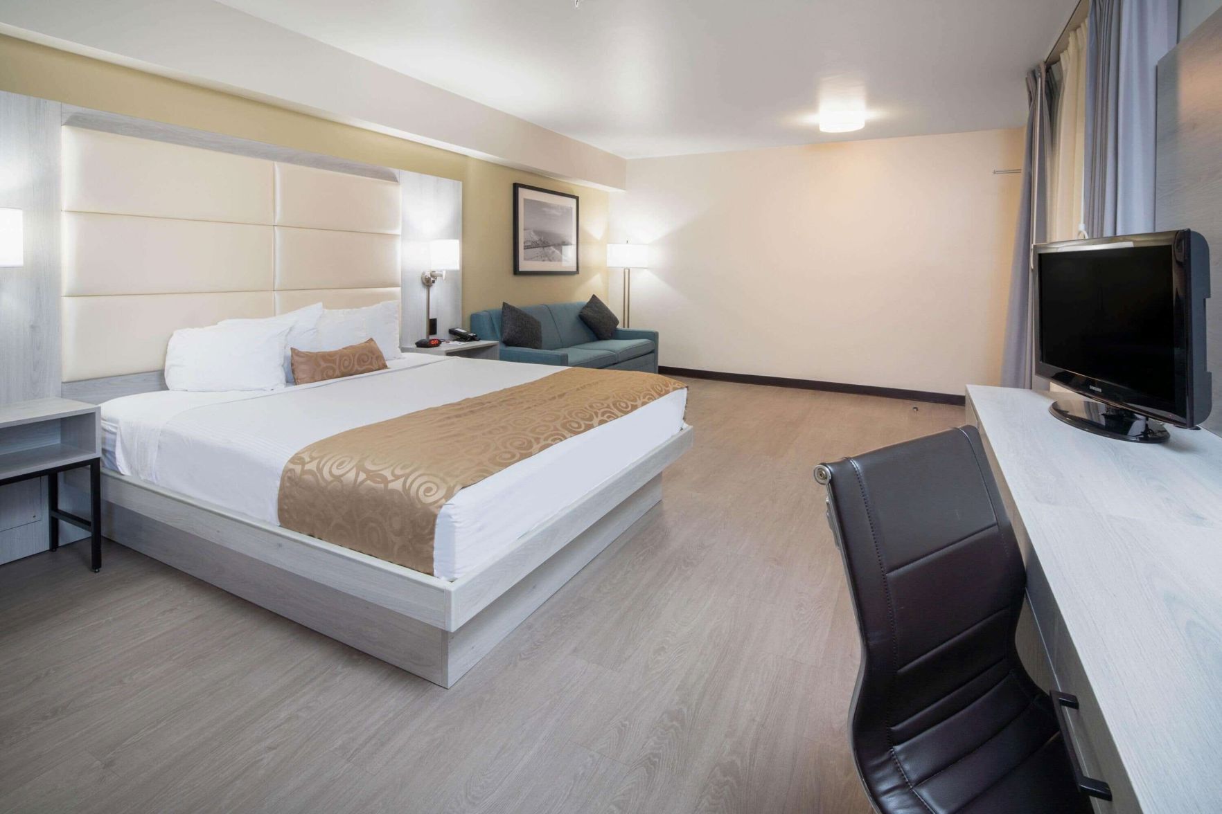 In-room safe, desk, laptop workspace, blackout drapes