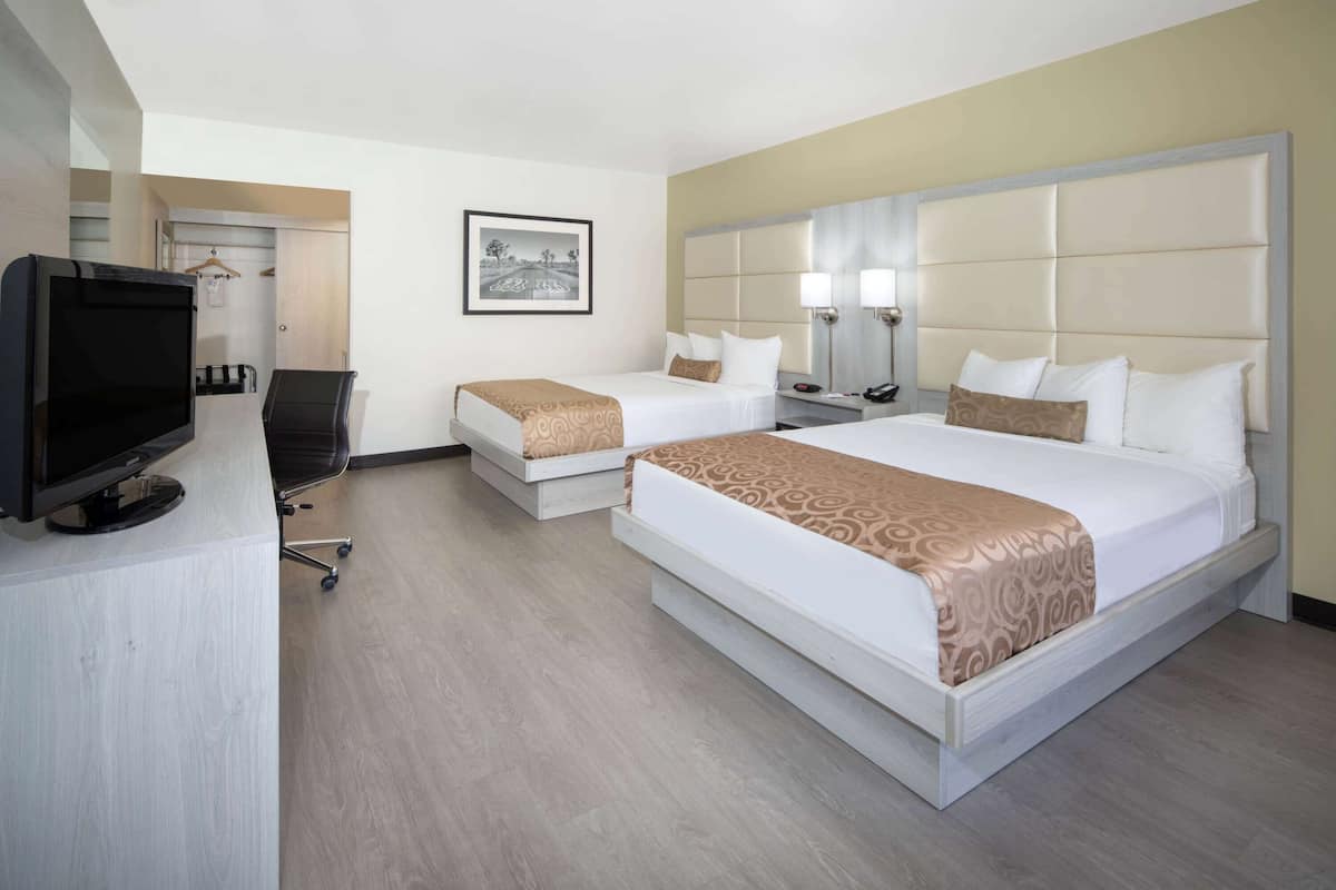 in-room safe, desk, laptop workspace, blackout curtains