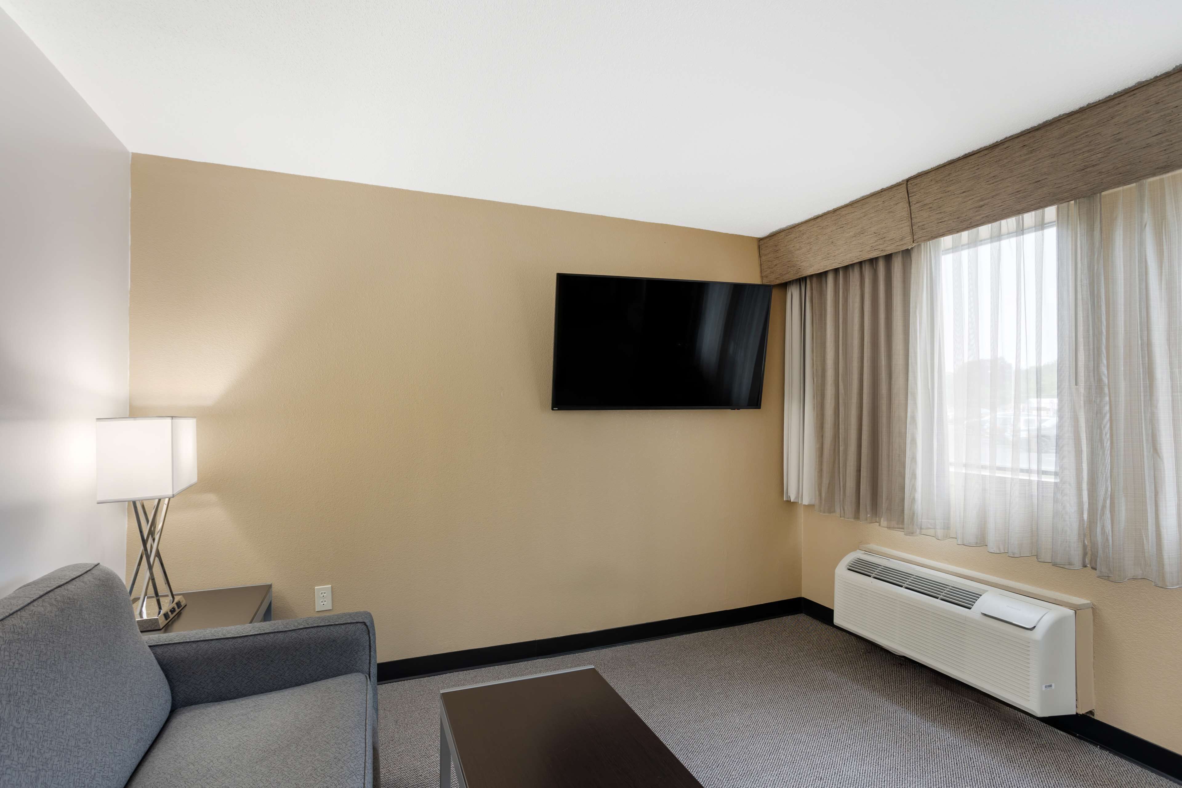 suite, multiple beds, non smoking, refrigerator & microwave (with sofabed) | in-room safe, laptop workspace, iron/ironing board