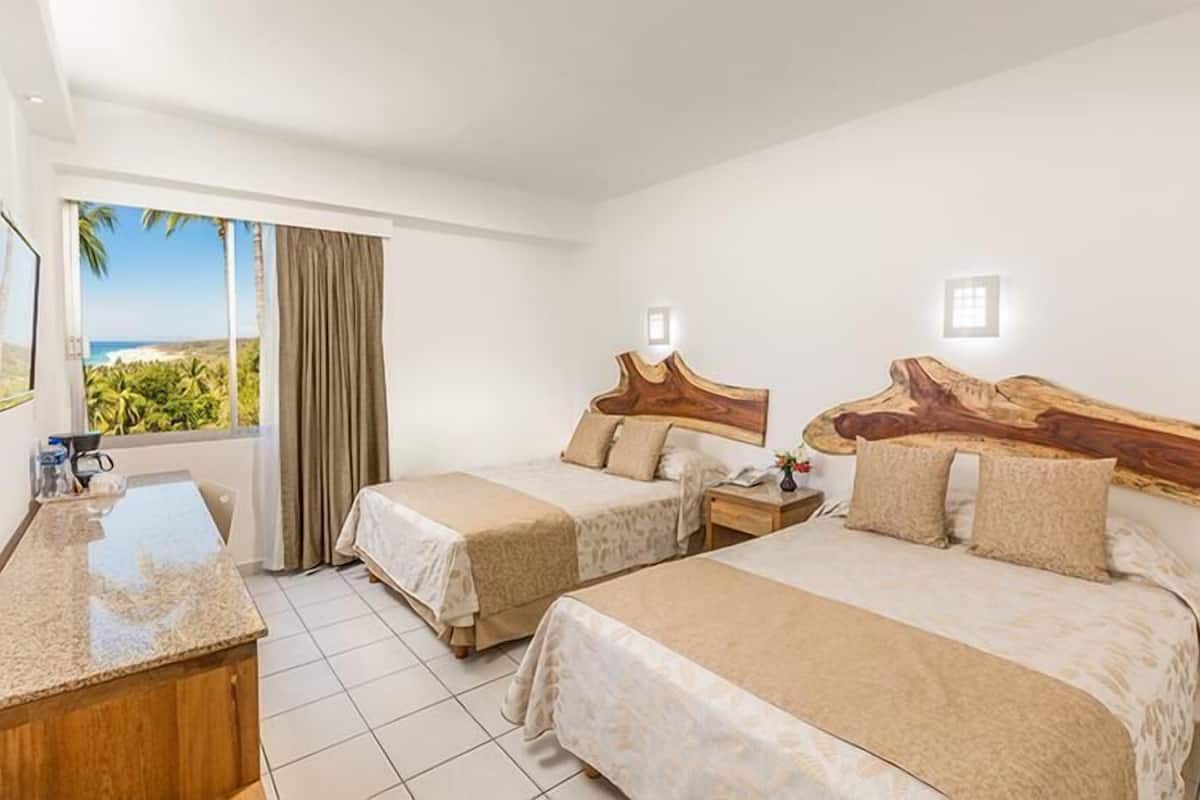 1 bedroom, premium bedding, in-room safe, desk