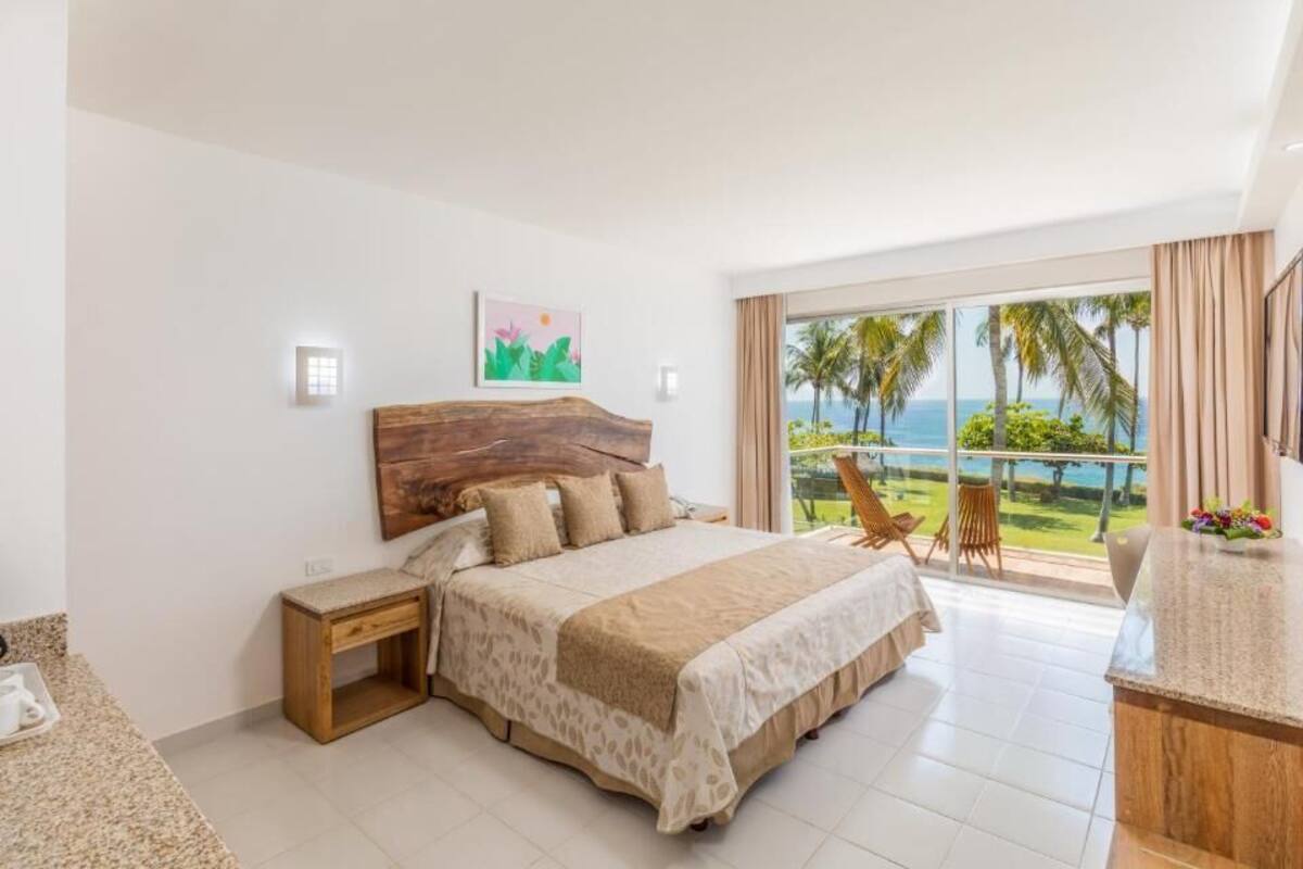 1 bedroom, premium bedding, in-room safe, desk