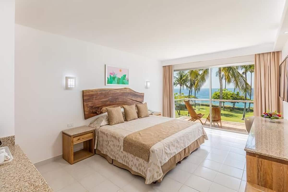 1 bedroom, premium bedding, in-room safe, desk