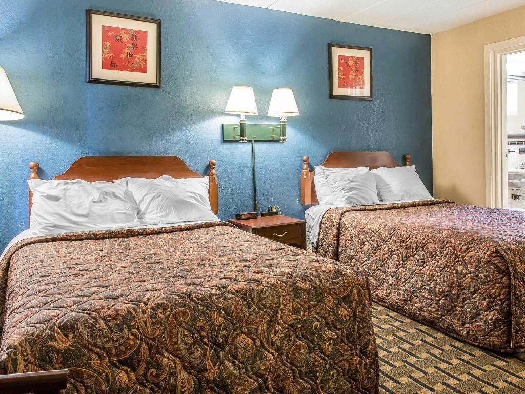 In-room safe, desk, laptop workspace, rollaway beds