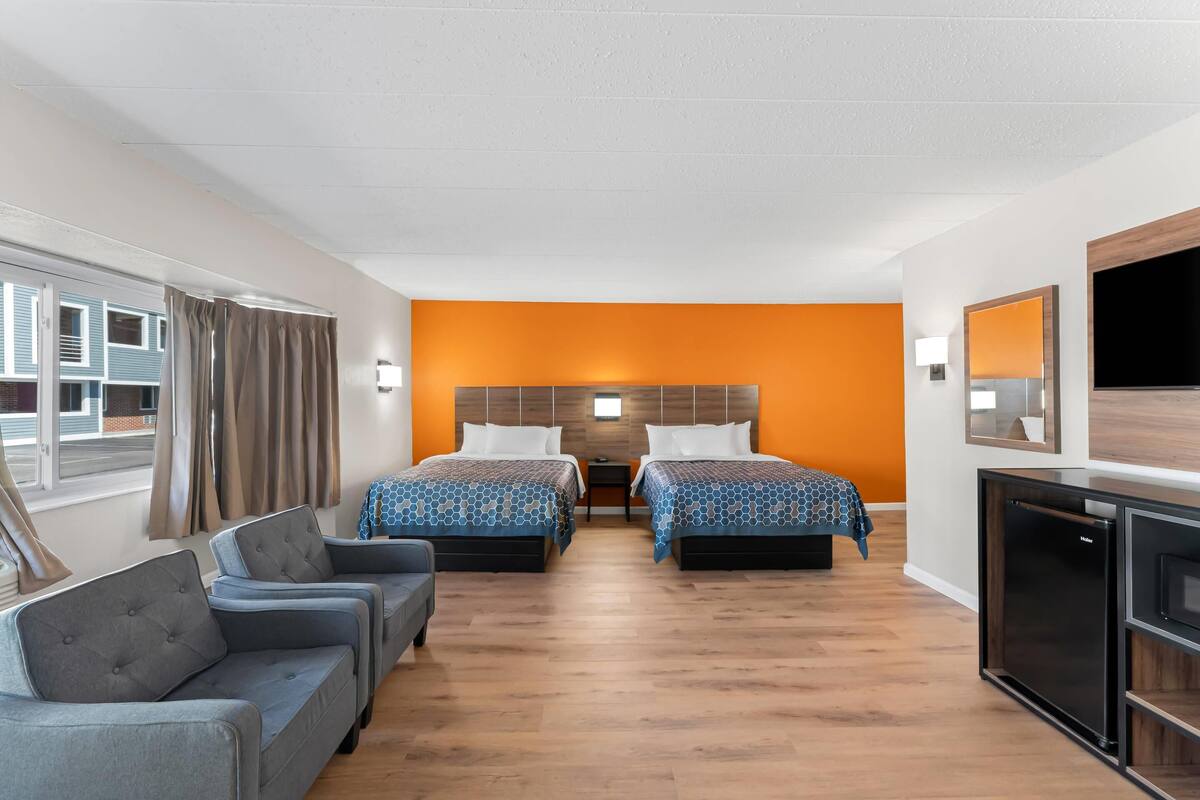 in-room safe, desk, laptop workspace, rollaway beds