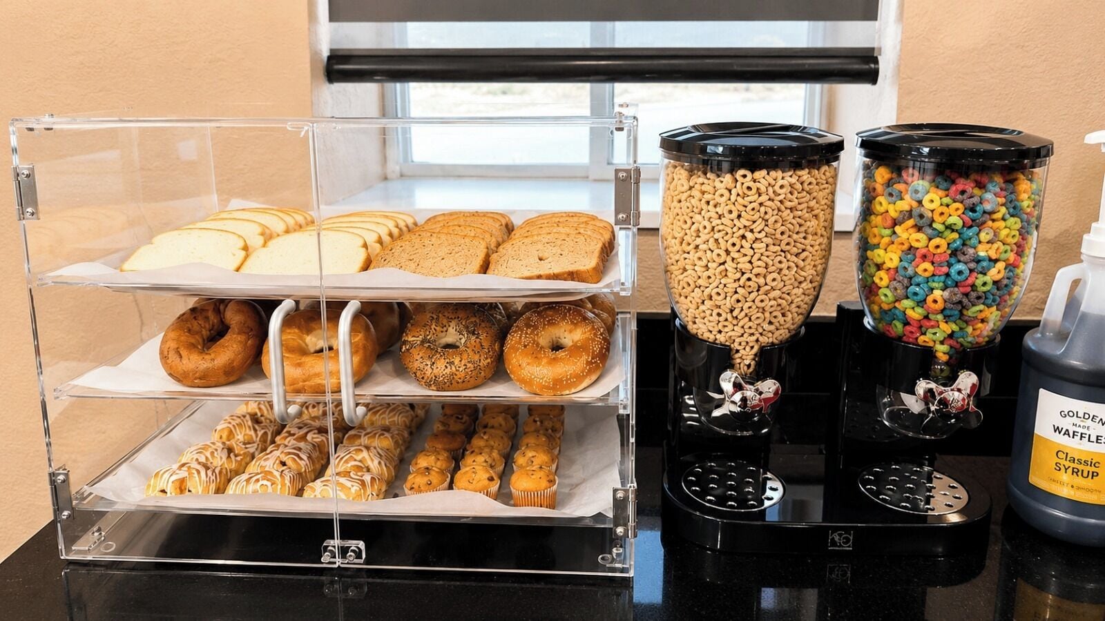 Desayuno continental gratuito y diario
