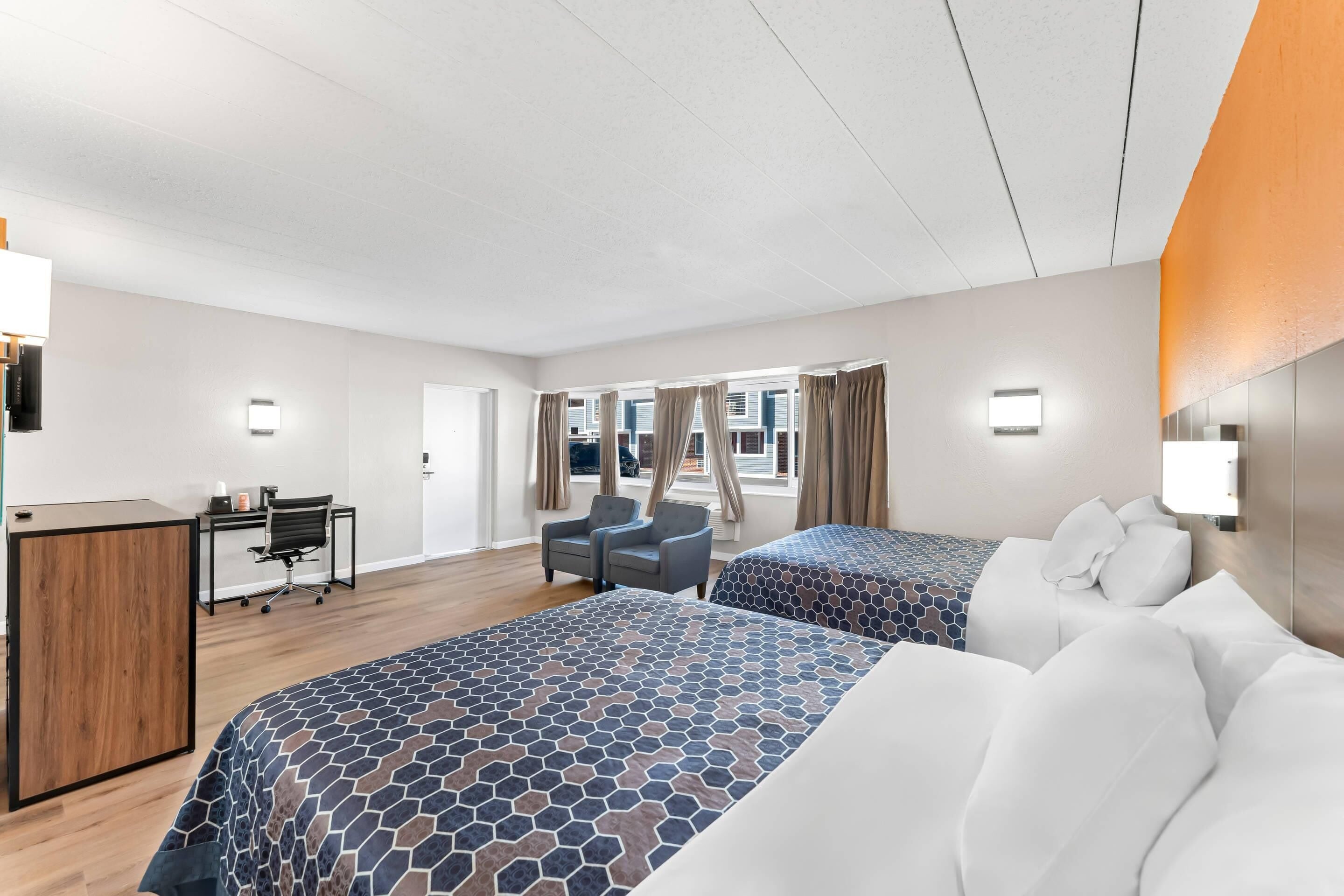 in-room safe, desk, laptop workspace, rollaway beds