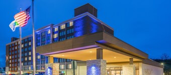 Holiday Inn Express & Suites Ft. Washington - Philadelphia by IHG