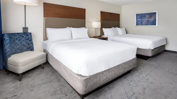 Ropa de cama hipoalergénica, minibar y escritorio