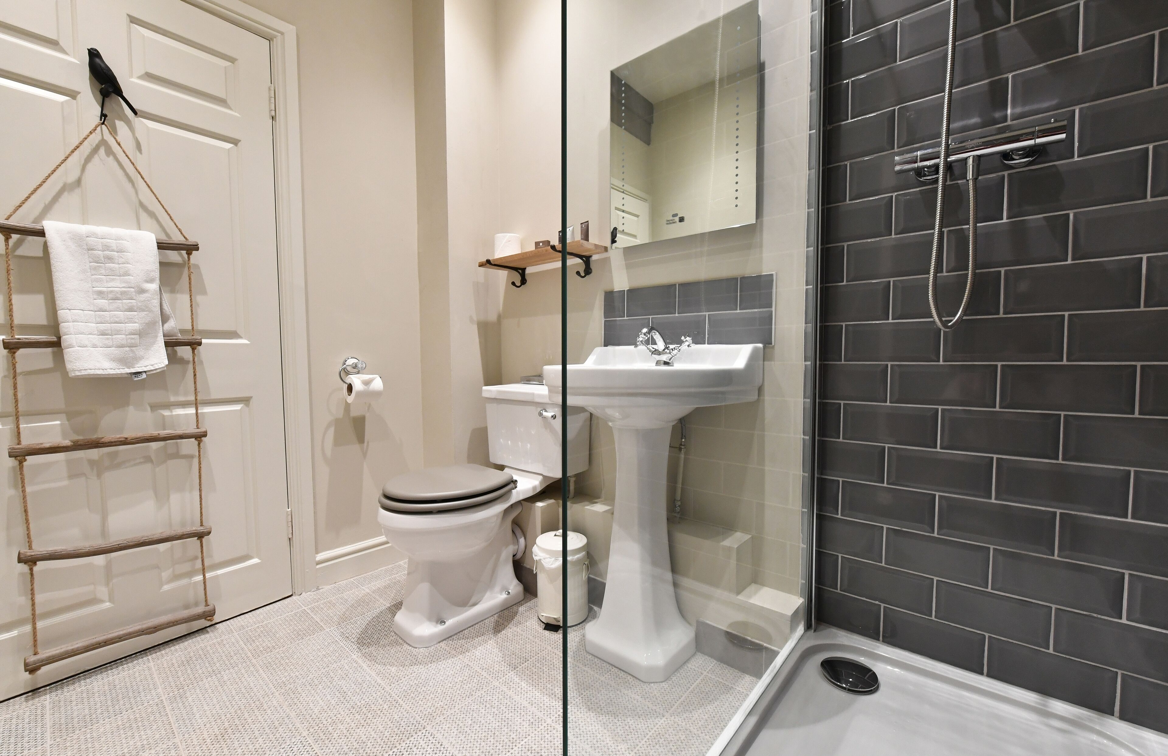 Superior Double Room, Ensuite | Bathroom | Towels