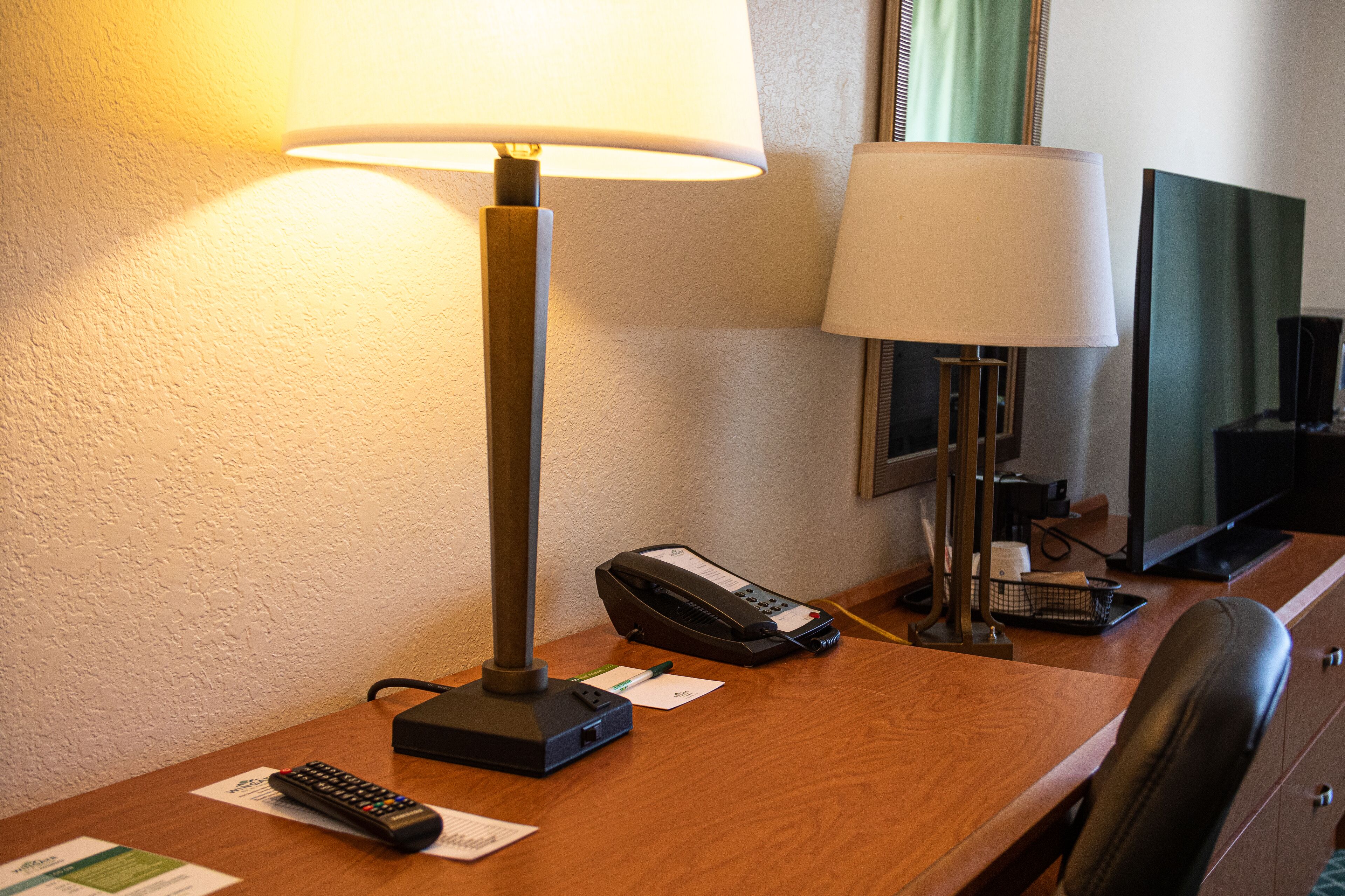 room, 1 queen bed, non smoking | 1 bedroom, premium bedding, desk, blackout curtains