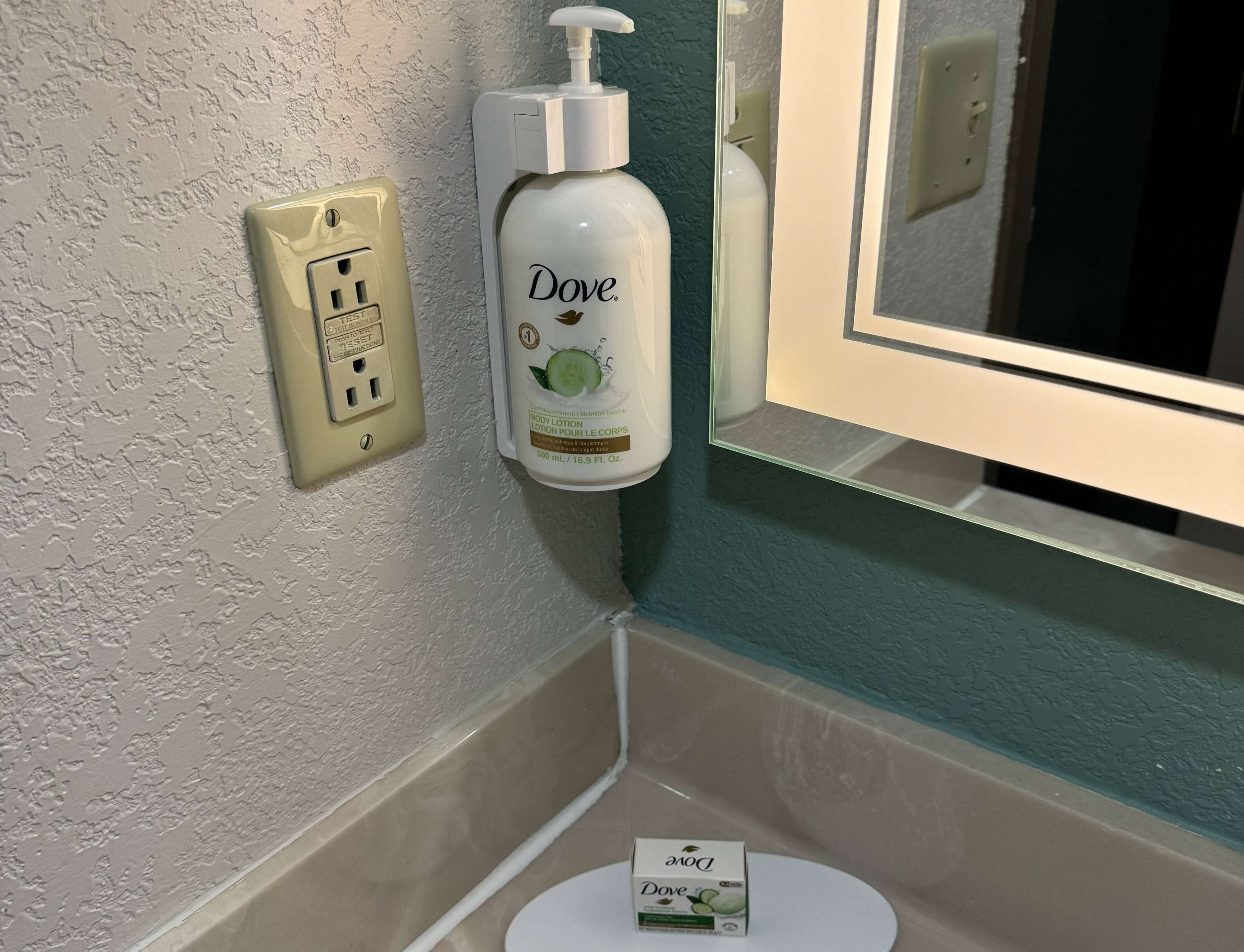 combined shower/bathtub, free toiletries, hair dryer, towels