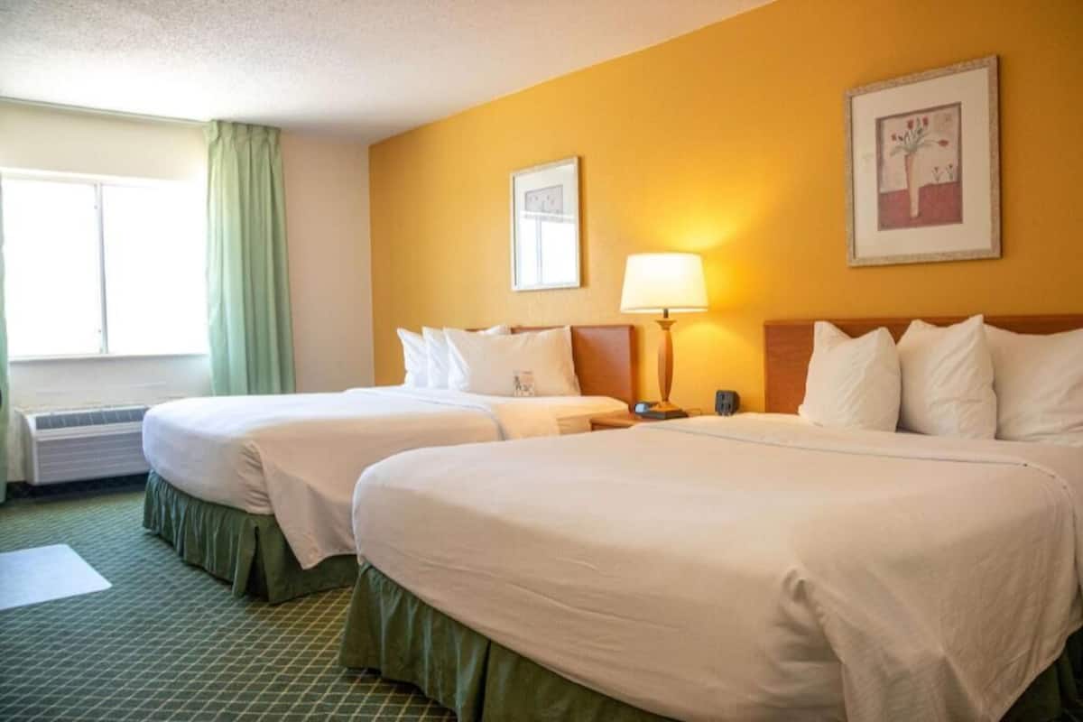 1 bedroom, premium bedding, desk, blackout curtains