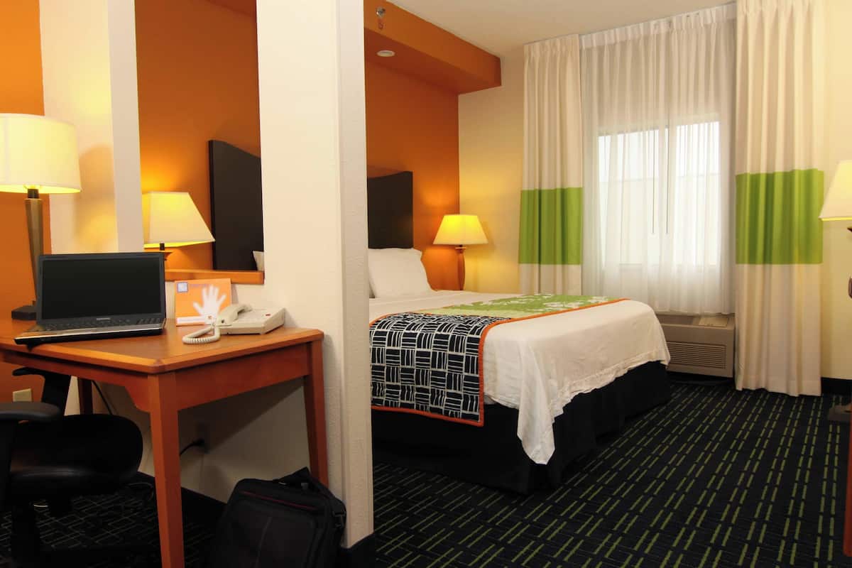 In-room safe, desk, iron/ironing board, free WiFi