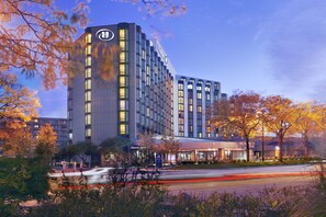 Exterior - Hilton Rosemont Chicago O'Hare (Rosemont)