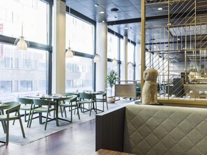 Daily buffet breakfast (NOK 249 per person)