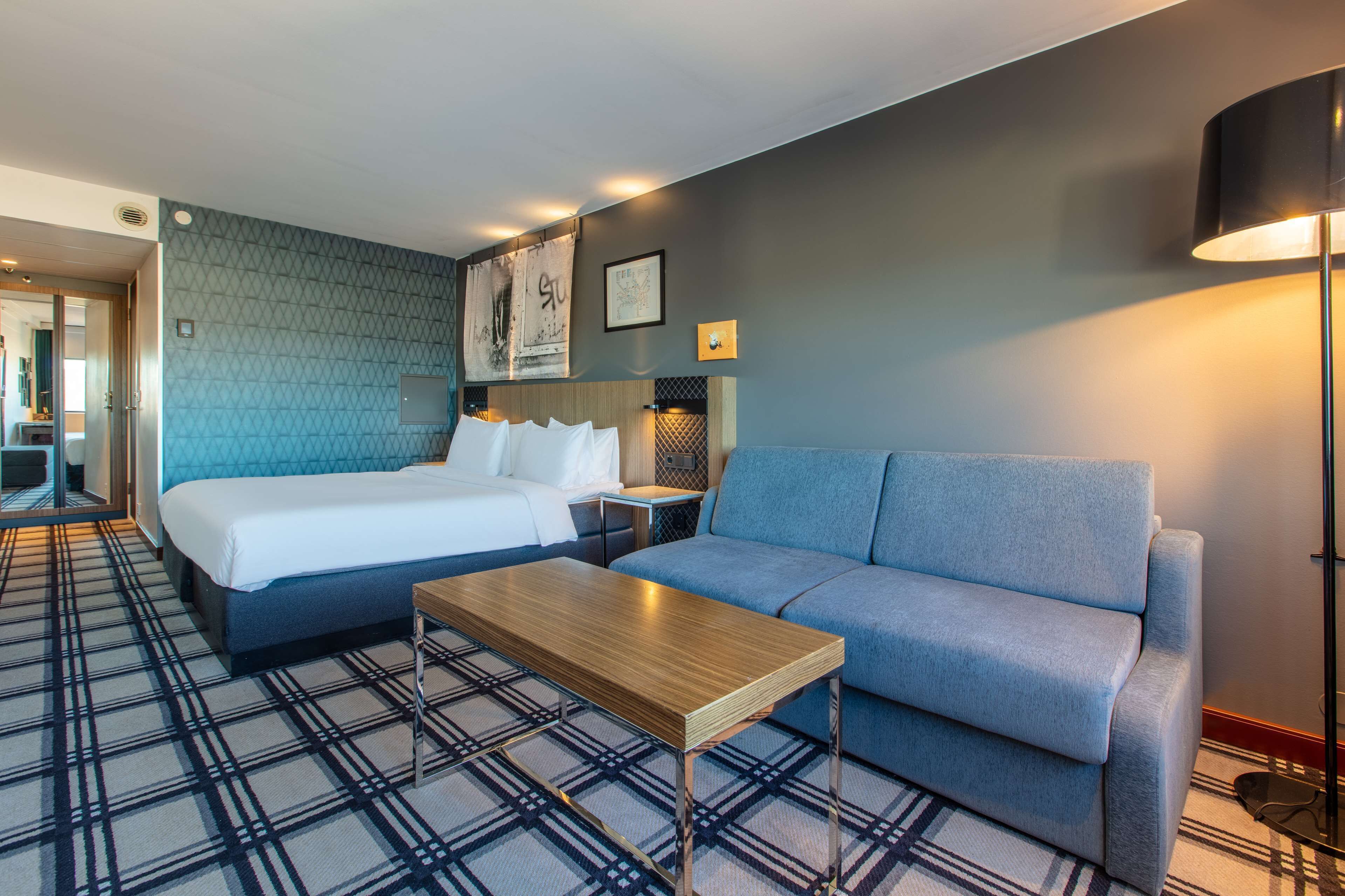 Hochwertige Bettwaren, Daunenbettdecken, Pillowtop-Betten, Zimmersafe