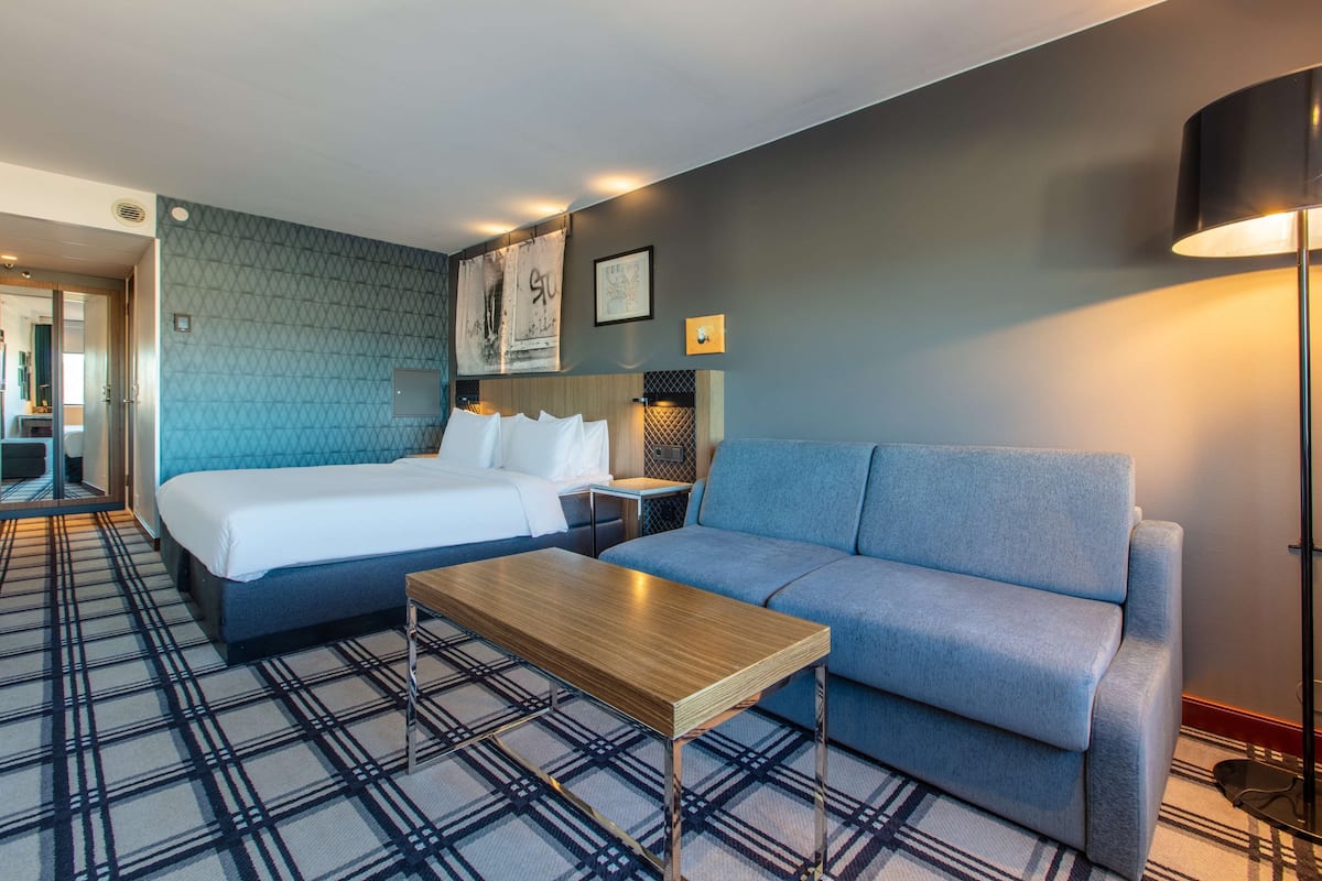 Hochwertige Bettwaren, Daunenbettdecken, Pillowtop-Betten, Zimmersafe