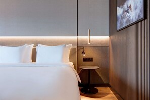 Hochwertige Bettwaren, Daunenbettdecken, Pillowtop-Betten, Zimmersafe