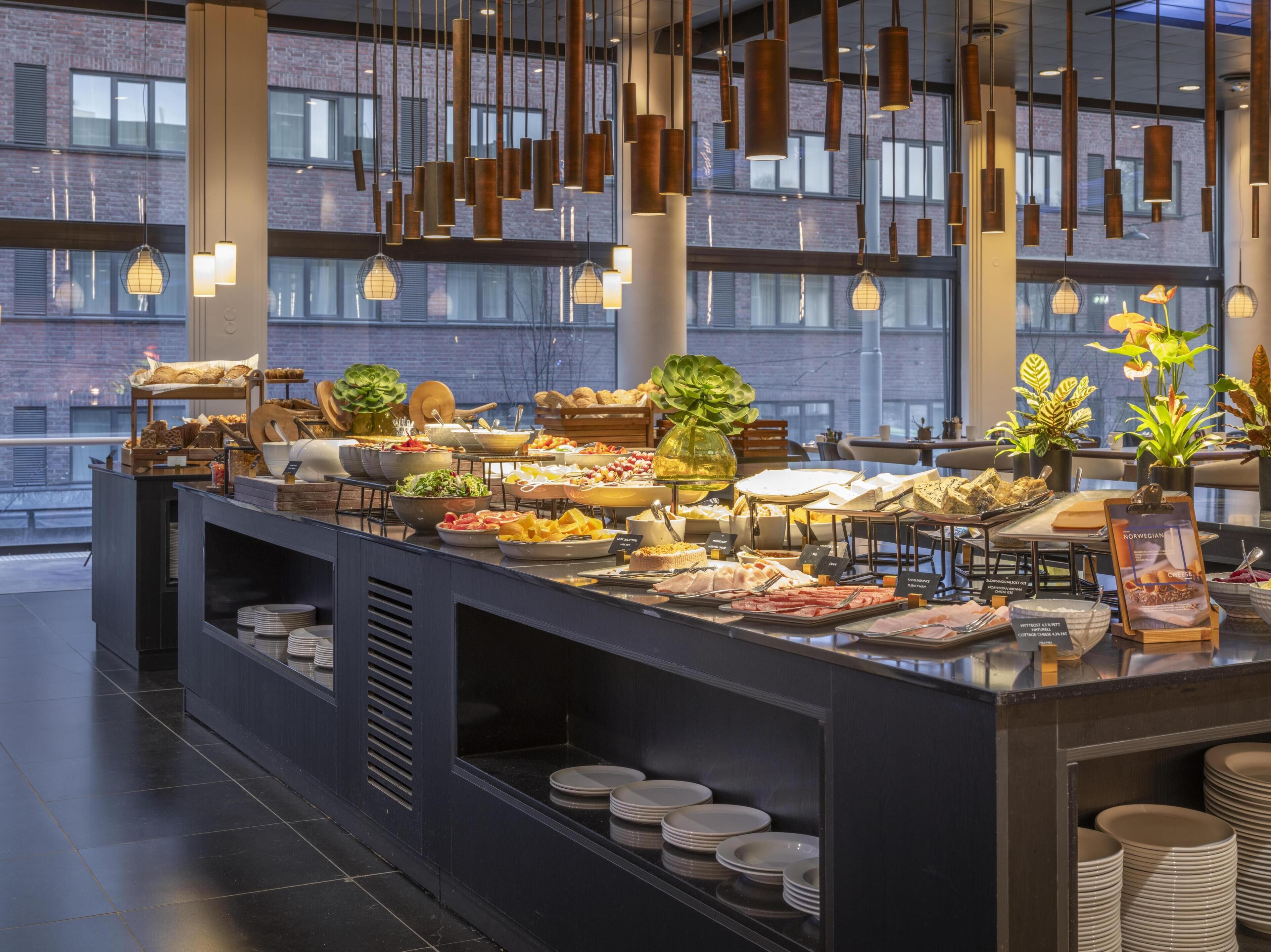 Päivittäinen buffetaamiainen maksusta