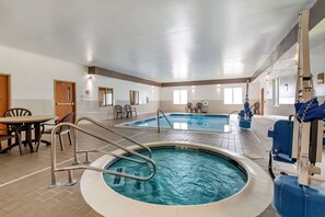 Piscine intérieure