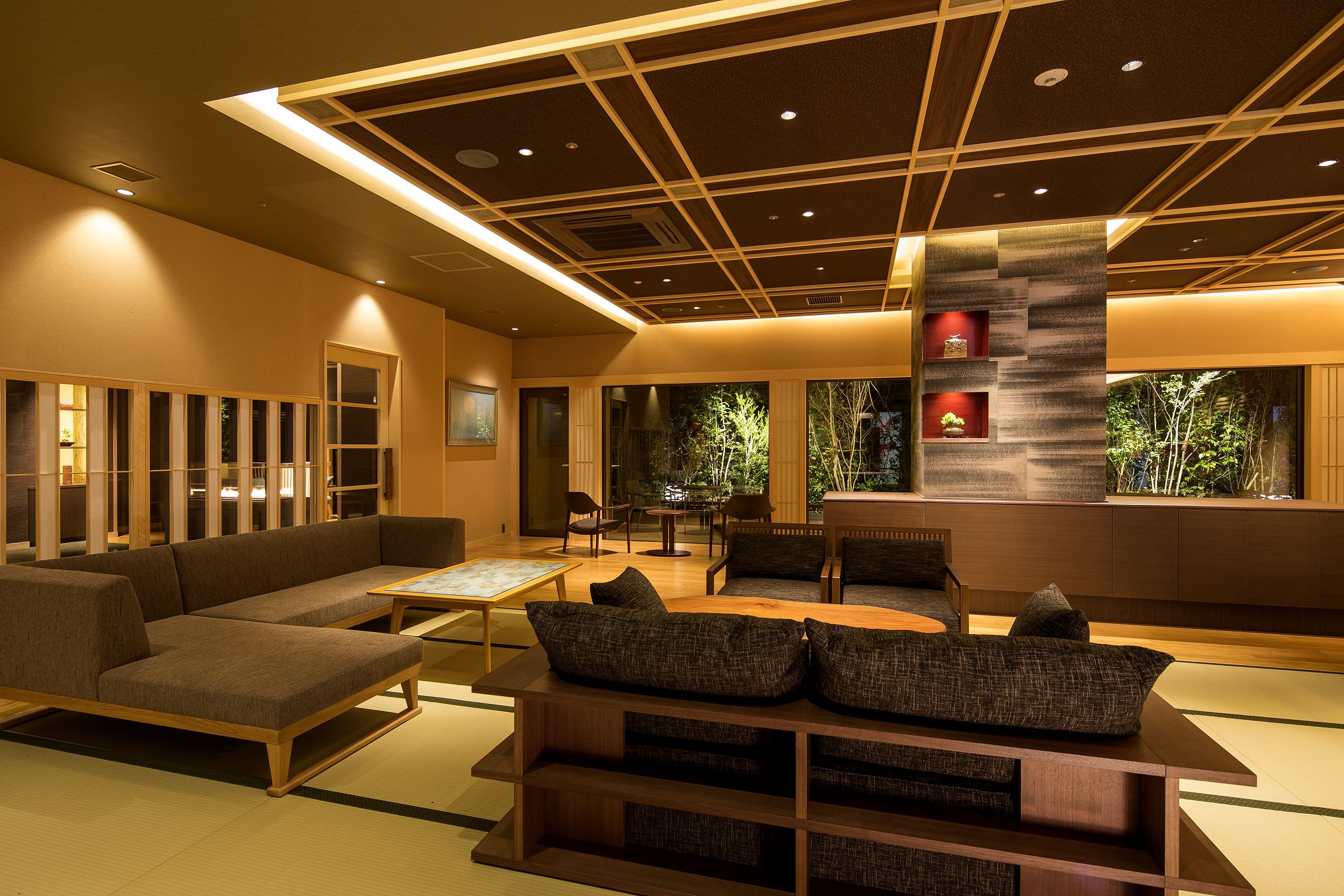 Body treatments, aromatherapy, Thai massages, facials