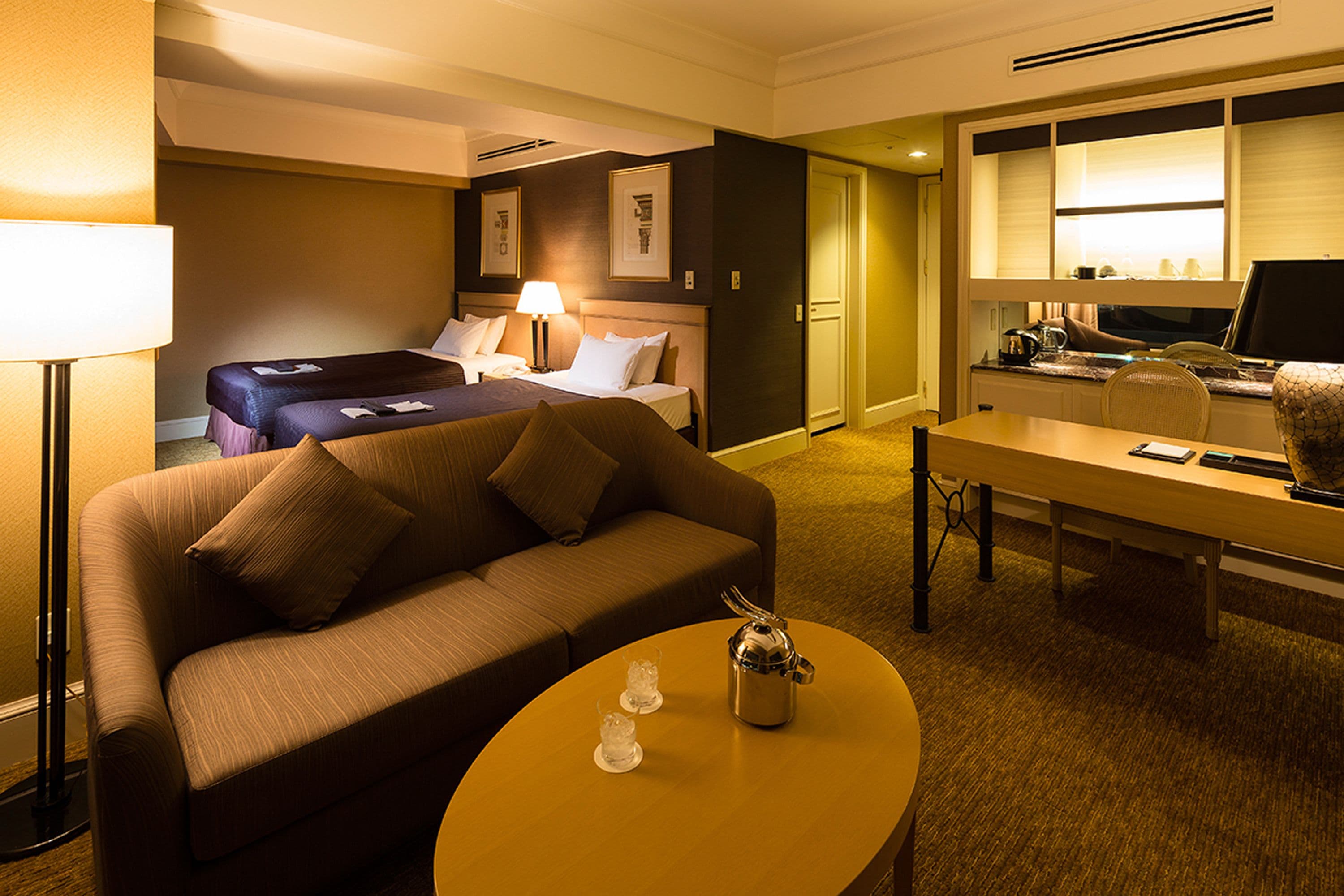 [spa floor] premier twin room - non smoking | minibar, in-room safe, desk, blackout curtains