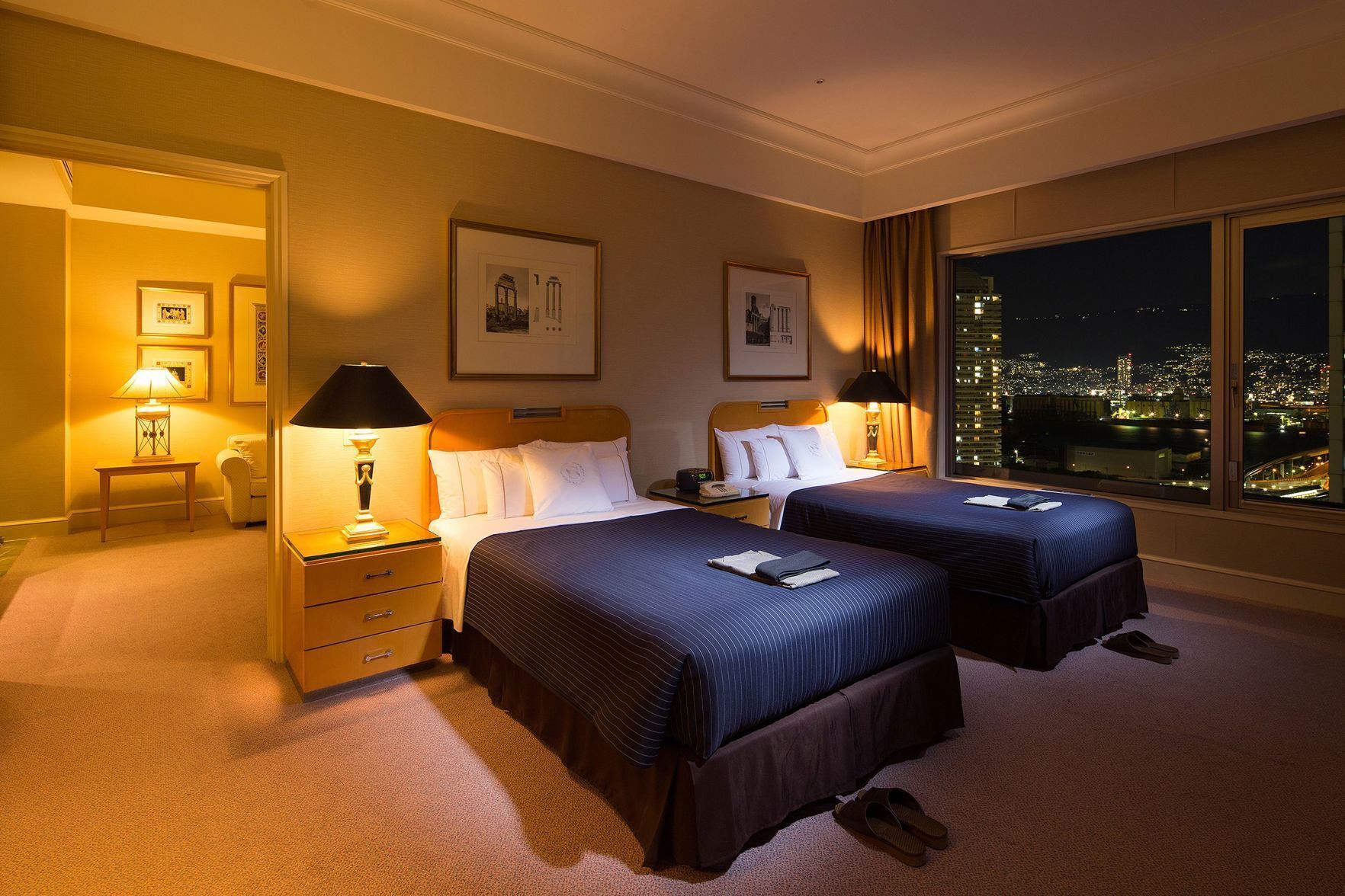 迷你吧、客房內保險箱、書桌、遮光布/窗簾