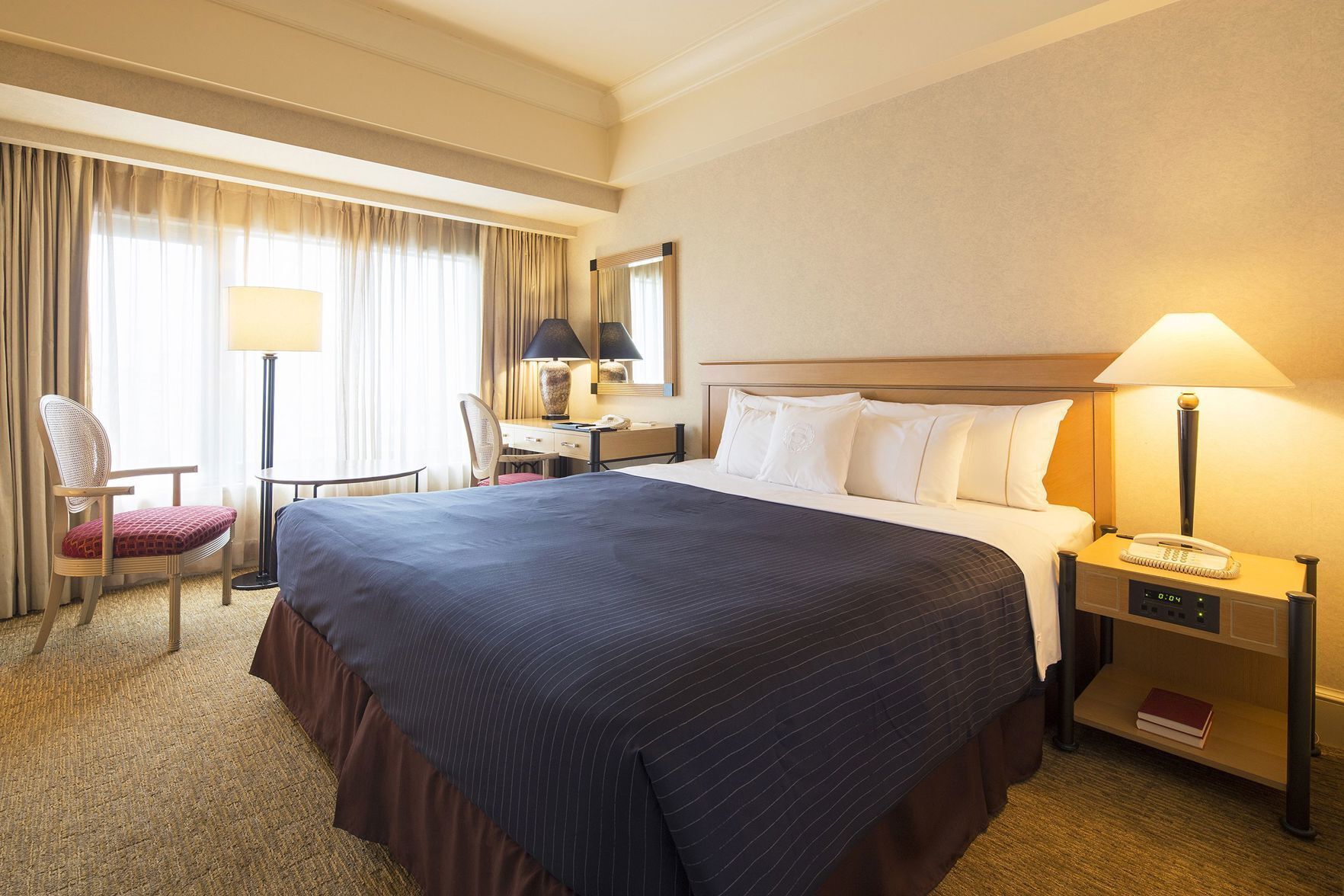 迷你吧、客房內保險箱、書桌、遮光布/窗簾