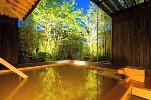 Body treatments, aromatherapy, Thai massages, facials - Kobe Bay Sheraton Hotel & Towers (Kobe)