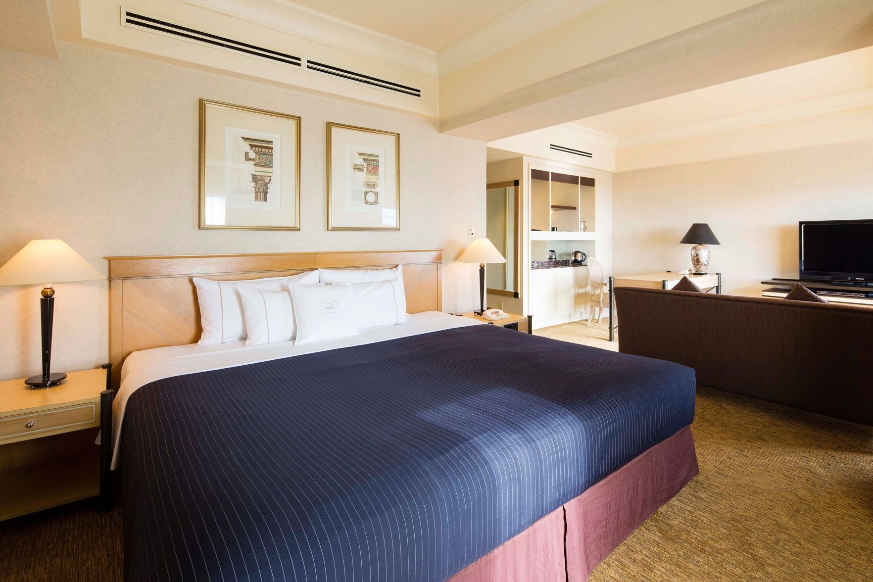 迷你吧、客房內保險箱、書桌、遮光布/窗簾