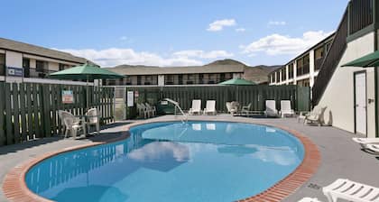 Travelodge by Wyndham Wenatchee