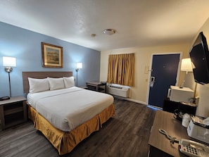 Standard Room, 1 Queen Bed