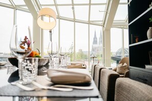 3 restaurants, spécialités Cuisine internationale