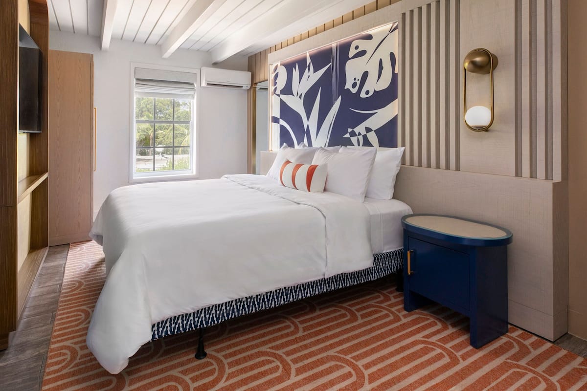 1 bedroom, in-room safe, individually decorated, individually furnished