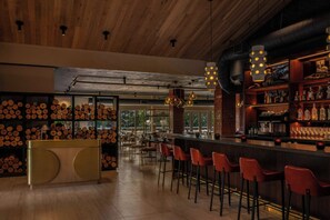 4 restaurantes, café da manhã, culinária latinoamericana