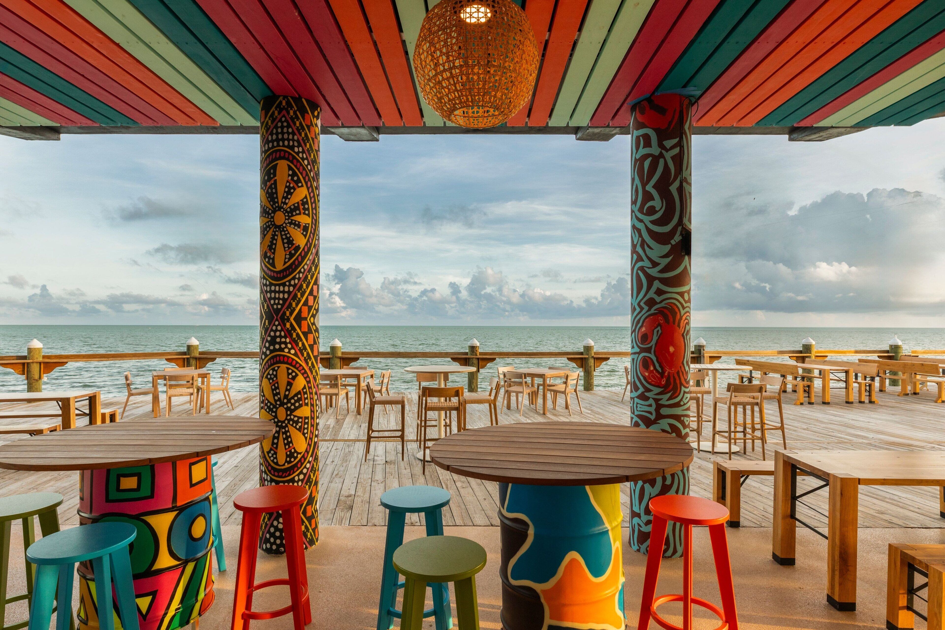 4 restaurants; breakfast, lunch, and dinner served