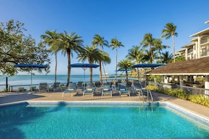 3 piscinas externas, piscina aquecida, guarda-sóis, espreguiçadeiras