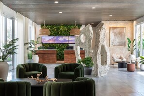 3 bars/lounges, poolside bar, beach bar