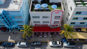 Unclassified image, 3 of 36, button - Boulevard Hotel (Miami Beach)