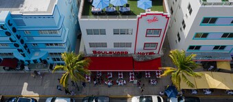 Boulevard Hotel