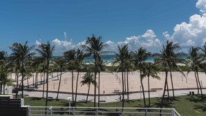 Unclassified image, 4 of 36, button - Boulevard Hotel (Miami Beach)