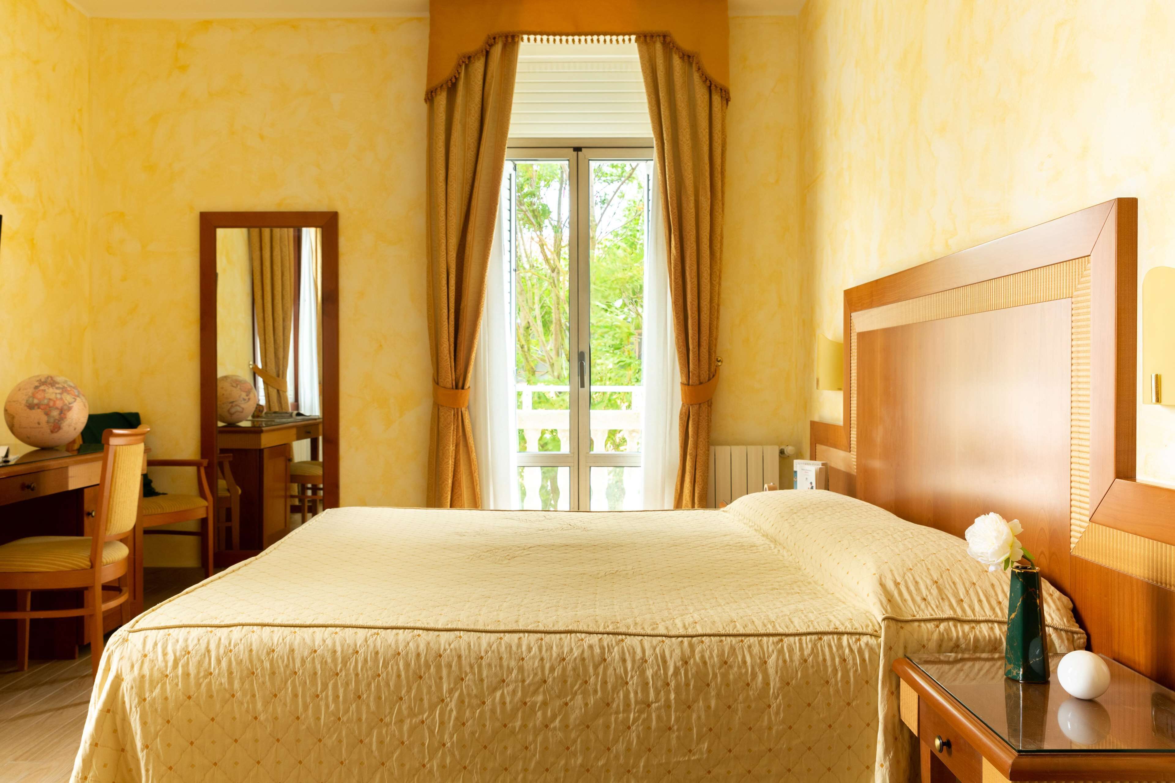 comfort triple room | hypo-allergenic bedding, minibar, in-room safe, desk