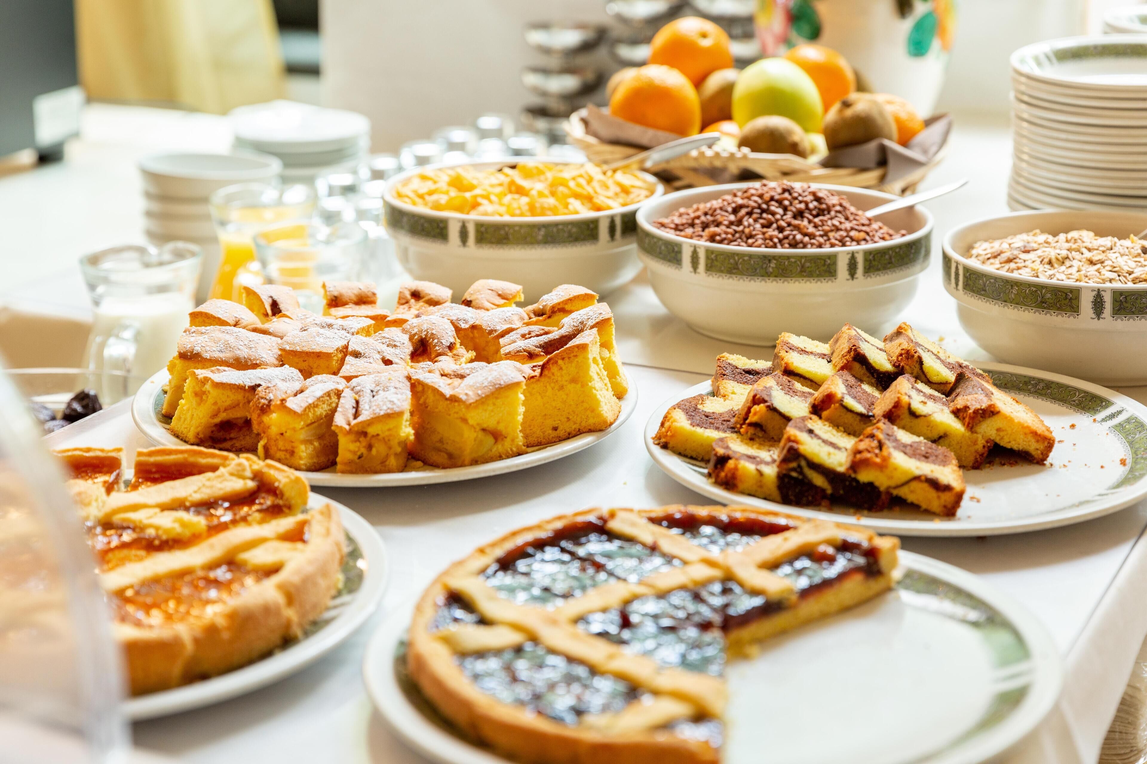 Tägliches Frühstücksbuffet (12 EUR pro Person)