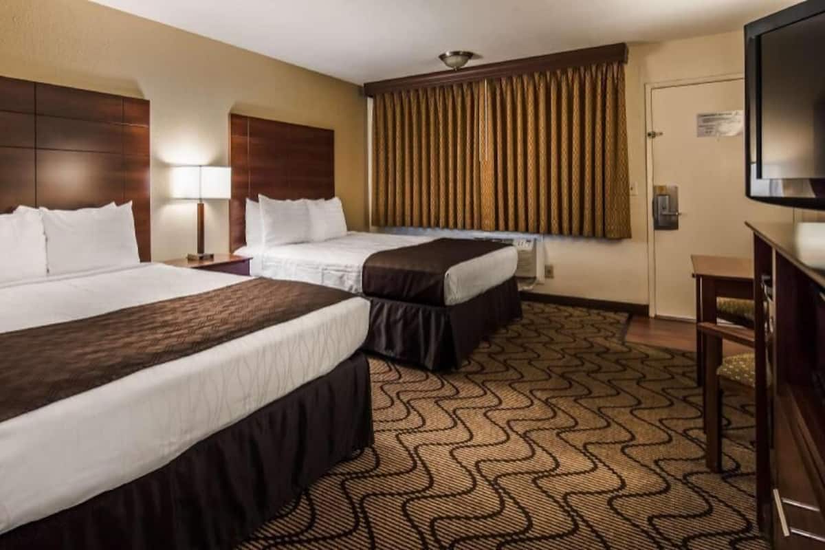 In-room safe, desk, laptop workspace, blackout drapes