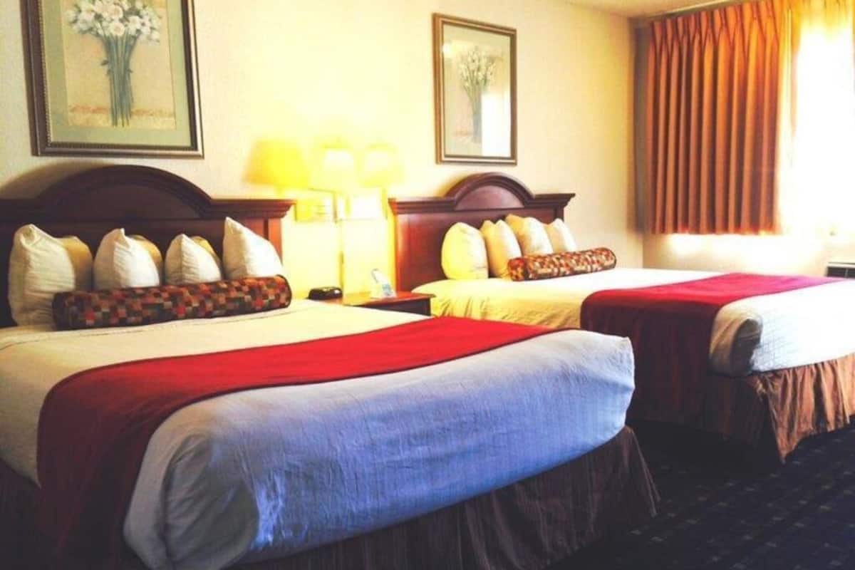 In-room safe, desk, laptop workspace, blackout drapes