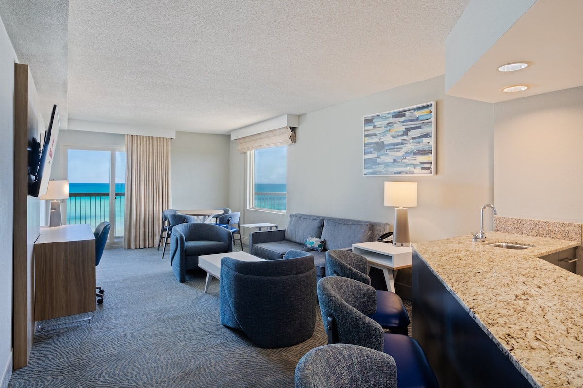 Suite, 1 Bedroom, Oceanfront | 1 bedroom, hypo-allergenic bedding, desk, laptop workspace