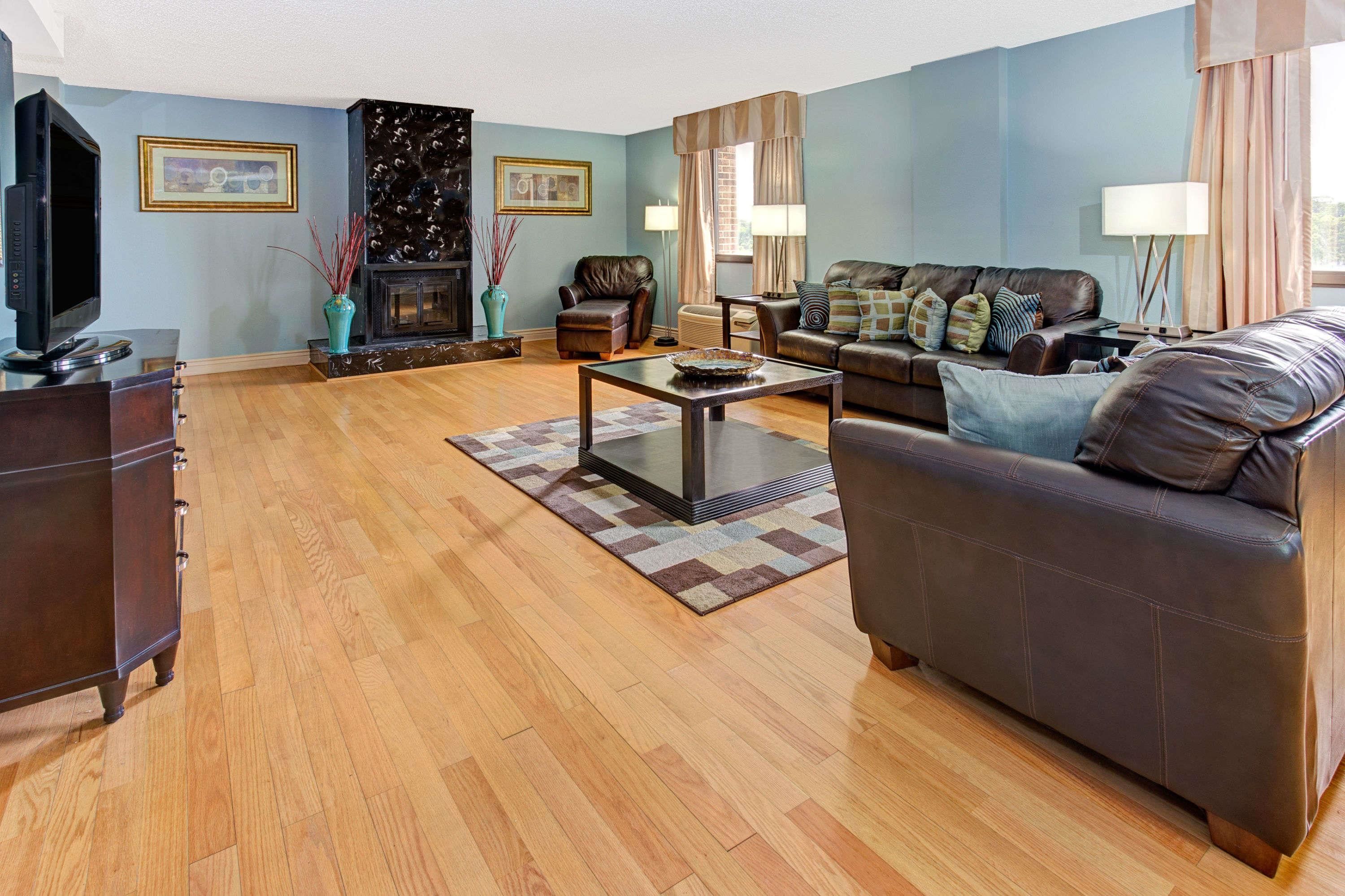 高級寢具、客房內保險箱、書桌、熨斗/熨衣板