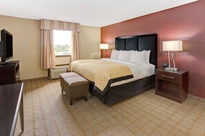 Premium bedding, in-room safe, desk, iron/ironing board