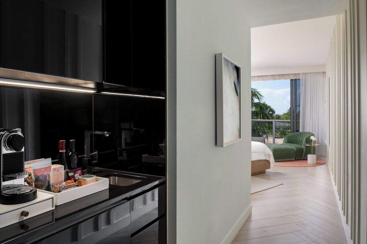 Room, 1 King Bed, Balcony (View)