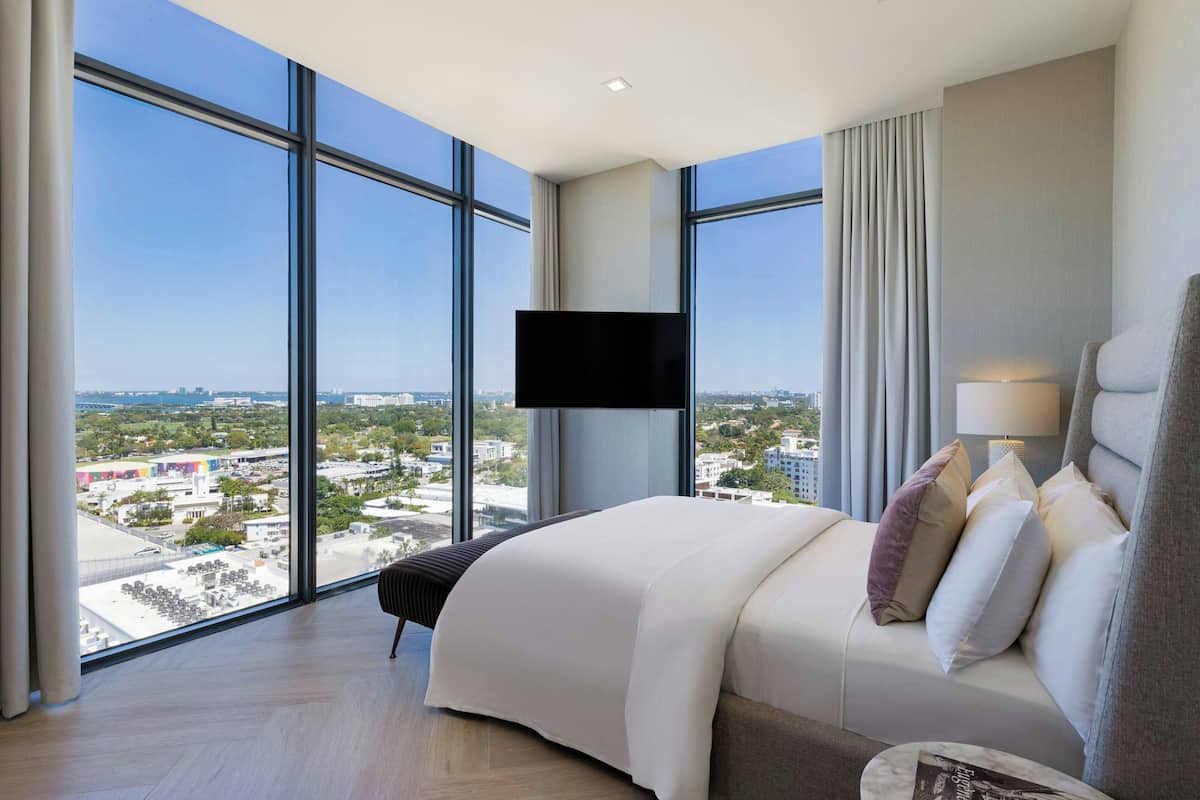 1 bedroom, down duvets, minibar, in-room safe